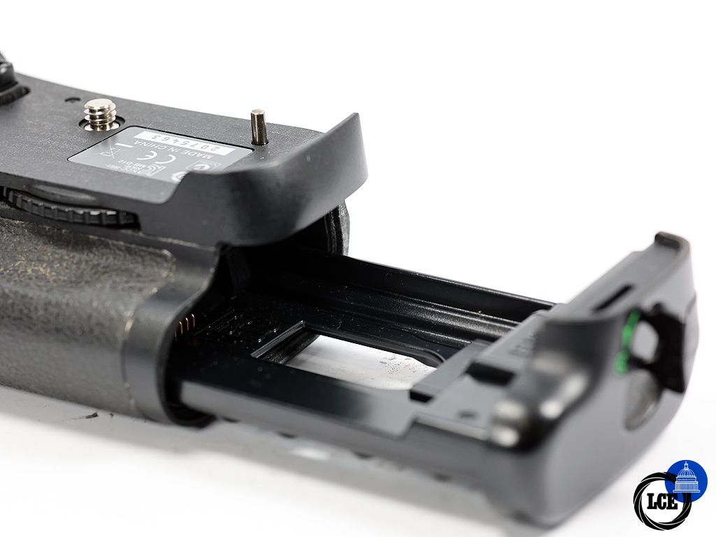 Nikon MB-D12 BATTERY GRIP