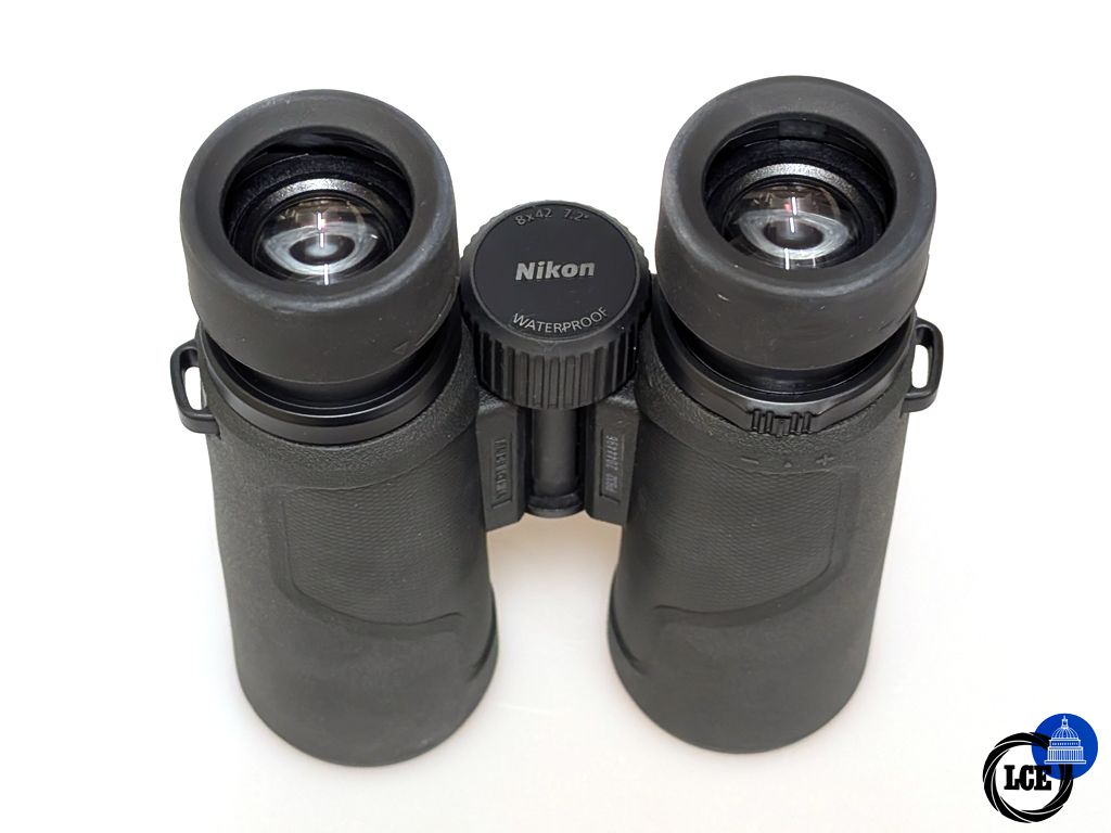 Nikon Prostaff P3  8x42
