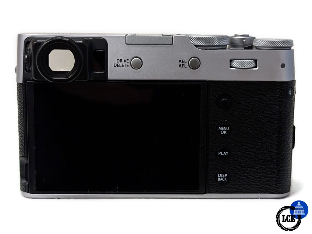 FujiFilm X100V Silver - Low 2600 Shuttercount!