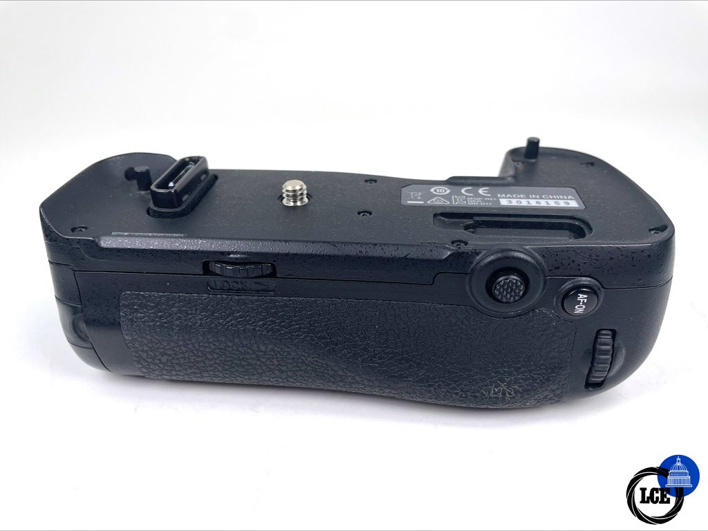 Nikon MB-D17 Battery Grip