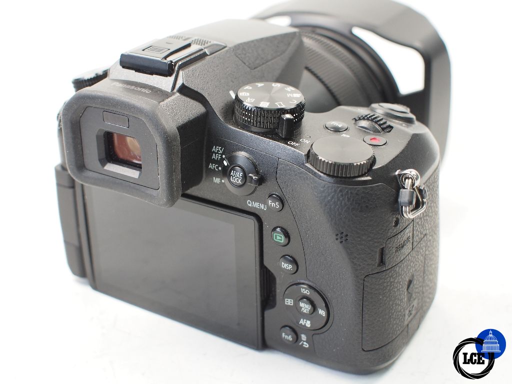 Panasonic Lumix FZ2000
