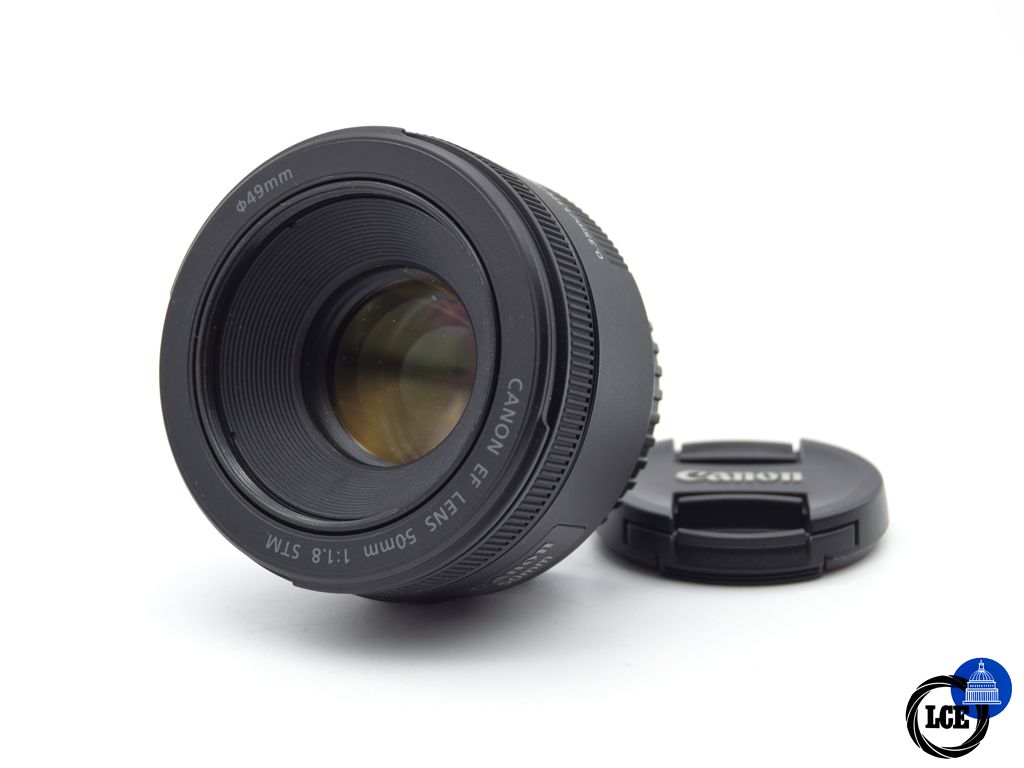 Canon EF-S 50mm f/1.8 STM + Canon ES-68 Lens Hood