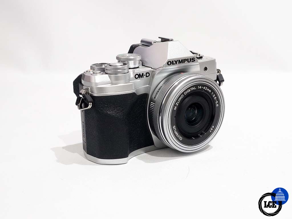 Olympus E-M10IV + 14-42mm & 40-150mm