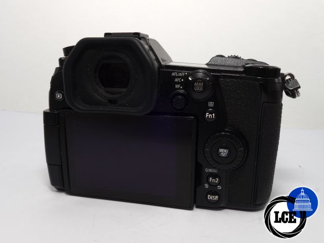 Panasonic LUMIX G9 + 12-60