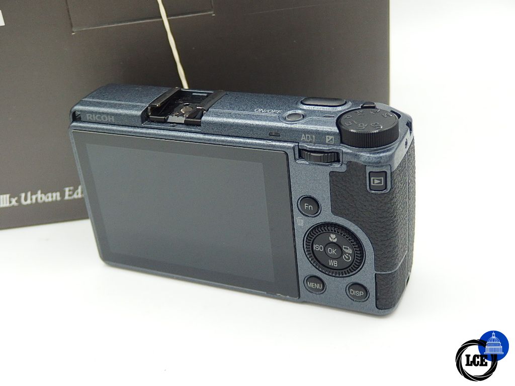 Ricoh GRIIIx Urban Edition boxed