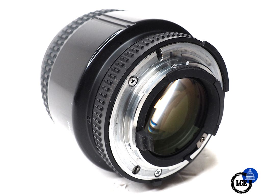 Nikon AF 85mm f1.8 D