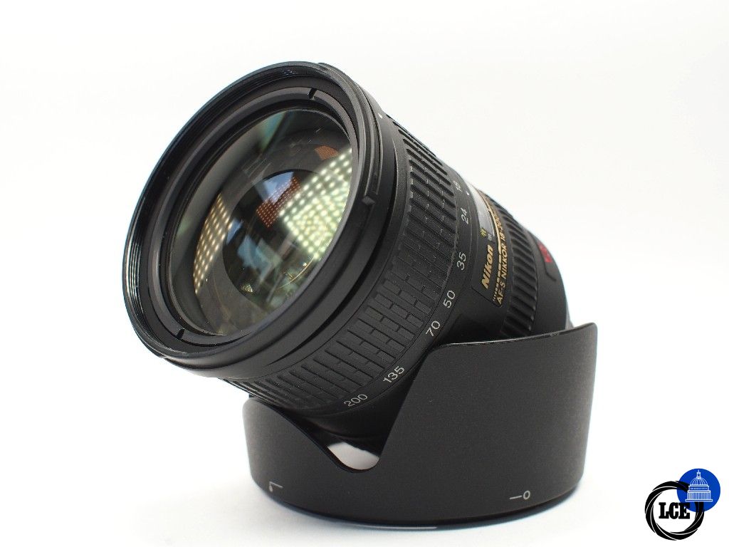 Nikon DX 18-200mm F3.5-5.6 VR 