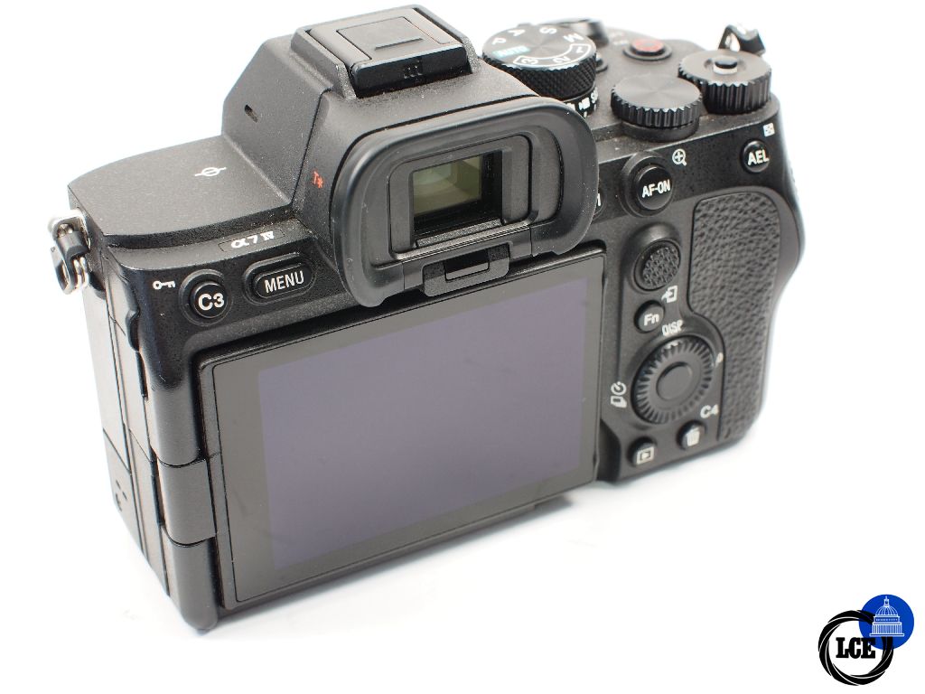 Sony A7 IV Body  33k sc