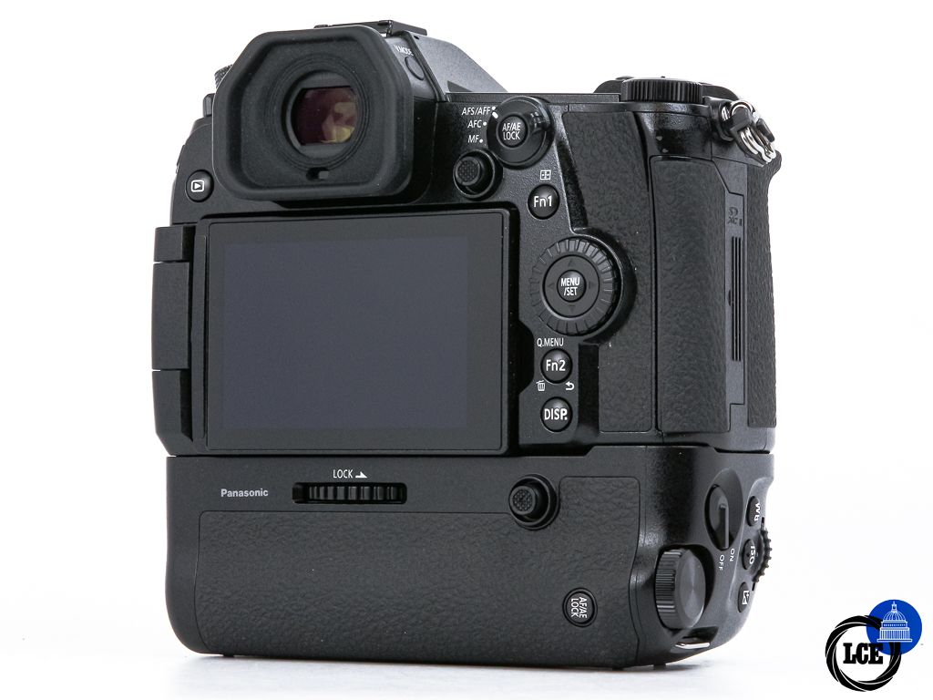 Panasonic Lumix G9 + DMW-BGG9 **9k Shutter Count**