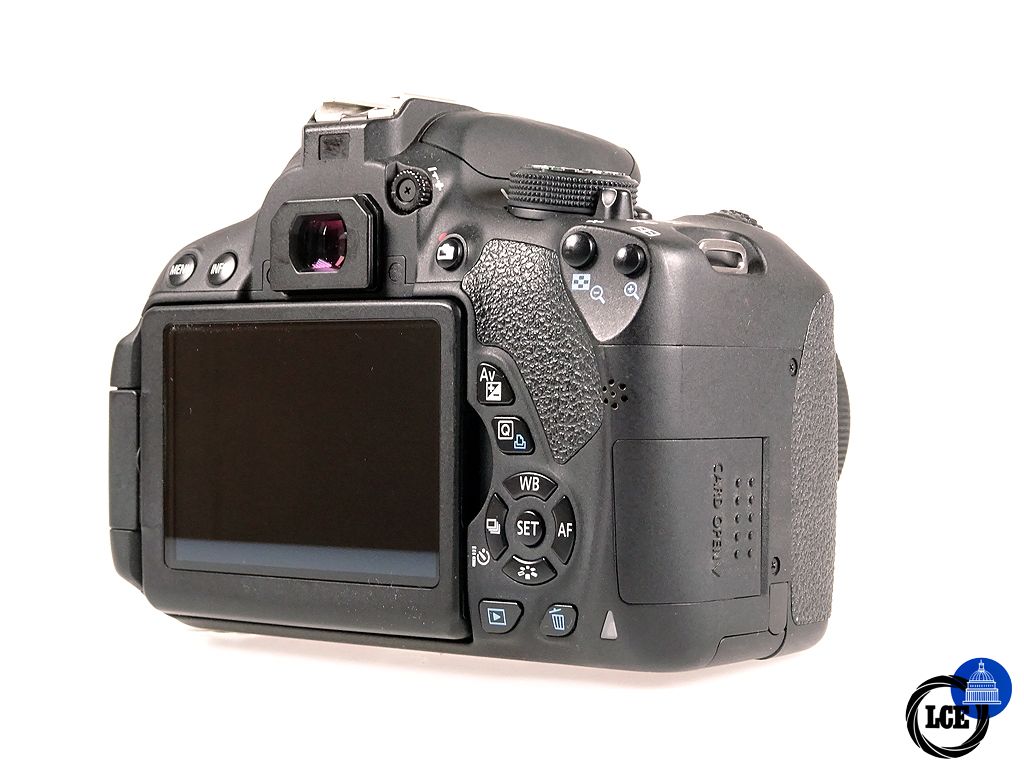 Canon EOS 700D + 18-55mm f3.5-5.6 IS STM