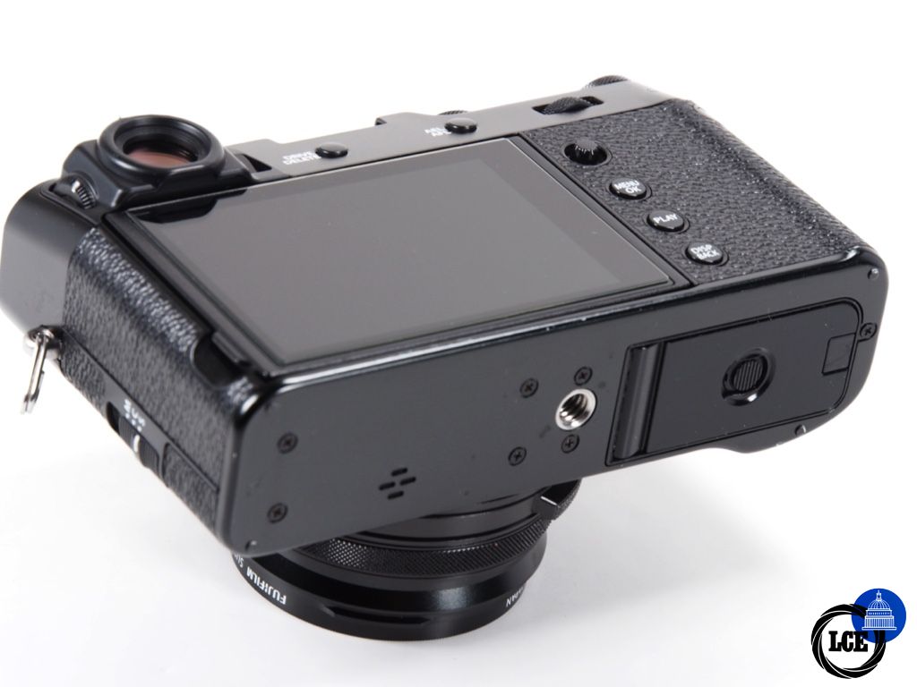 FujiFilm X100 V