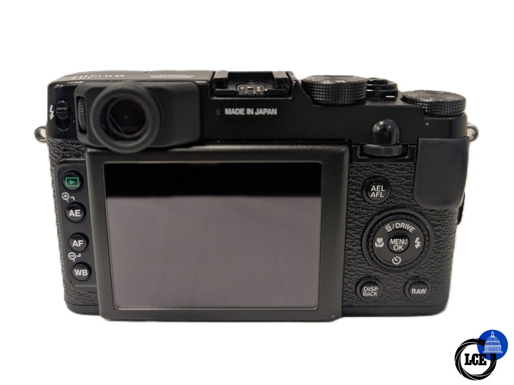 FujiFilm X10 camera