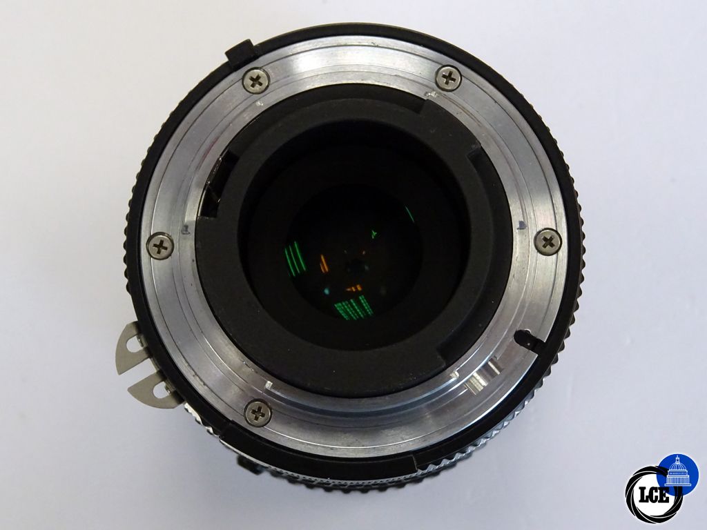 Nikon 35-70mm f3.5 AiS