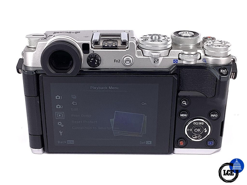 Olympus PEN-F BODY *shutter count < 600*