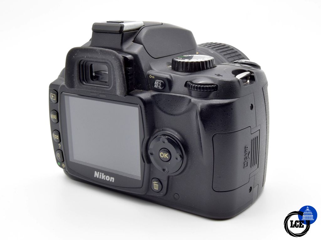 Nikon D60 + AF-S 18-55mm VR DX 