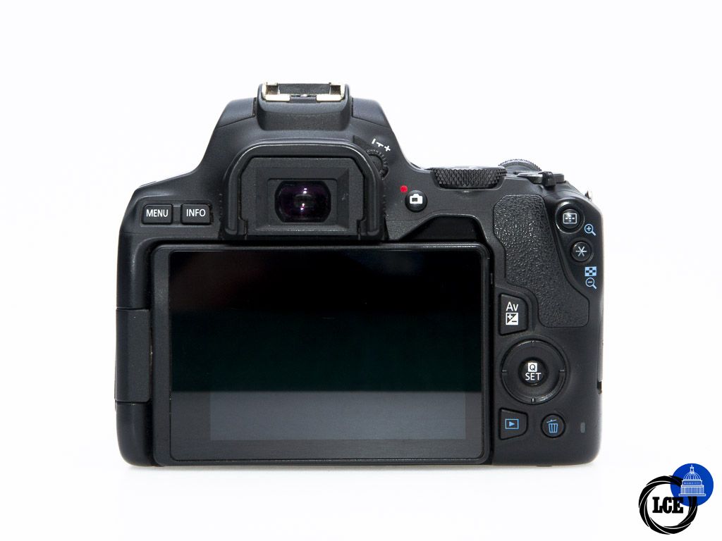 Canon EOS 250D + 18-55mm f/3.5-5.6 III