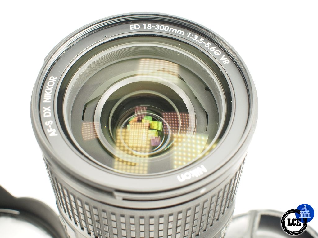 Nikon DX 18-300mm F3.5-5.6 G VR