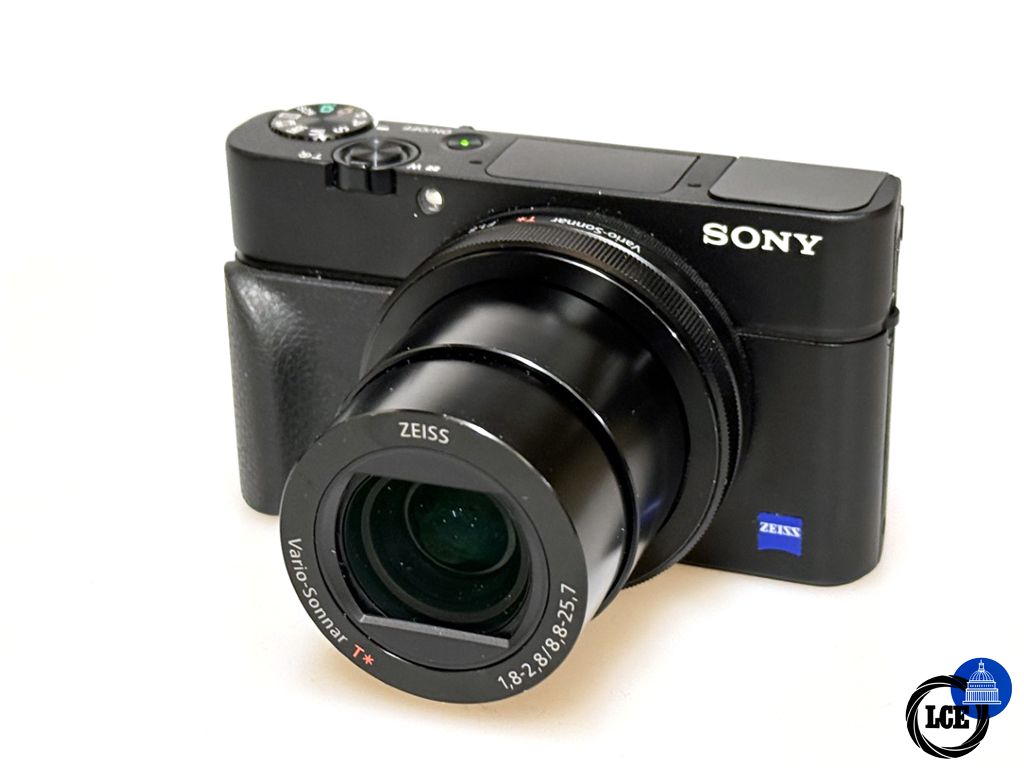Sony DSC-RX100 M3 + Leather case and AG-R2 Grip 
