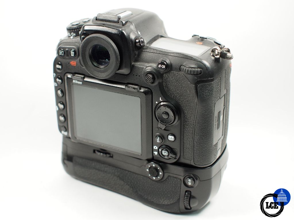 Nikon D500 body with Meike grip  71k sc