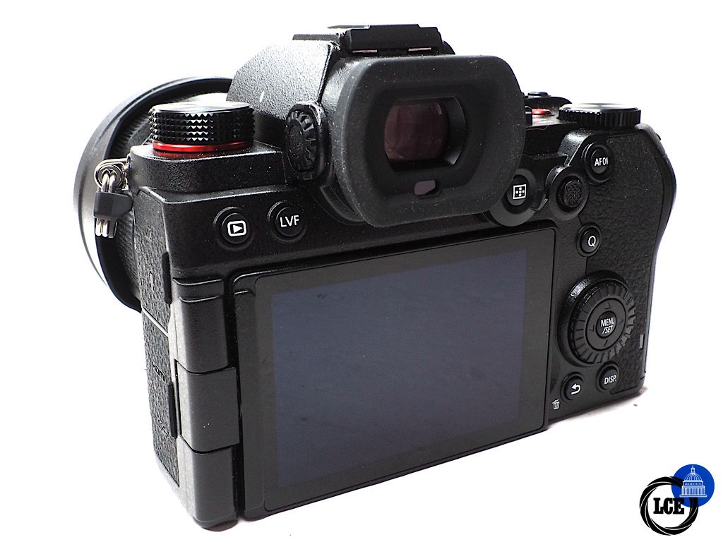 Panasonic S5D + 20-60mm