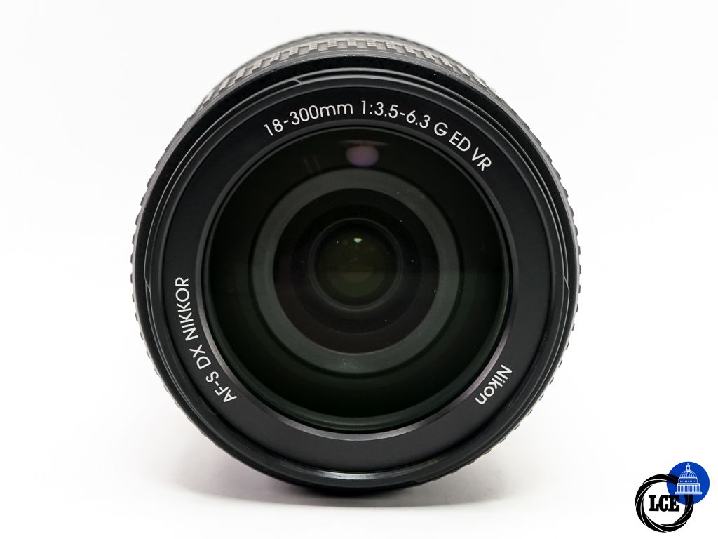 Nikon AF-S 18-300mm F3.5-6.3G ED DX VR * BOXED *