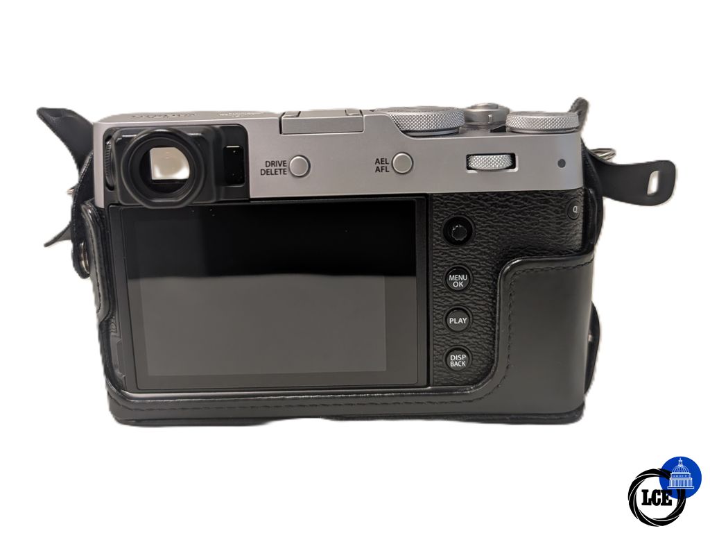 FujiFilm X100V Silver - Low 200 Shutter Count!