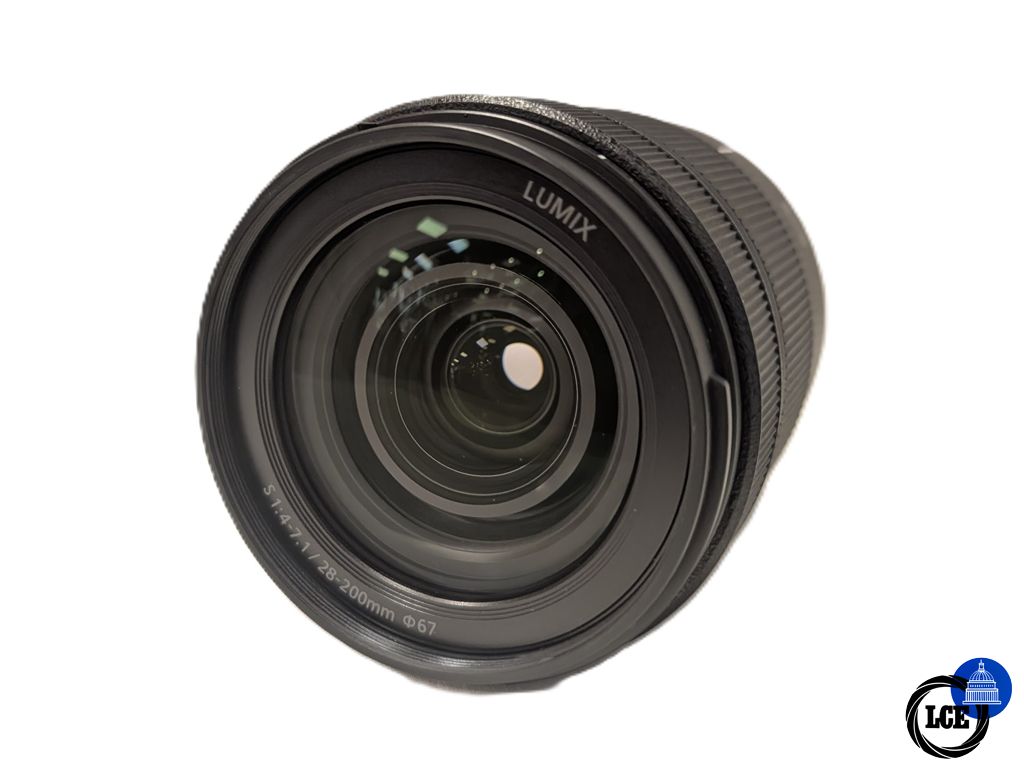 Panasonic S 28-200mm F4-7.1 Macro O.I.S 