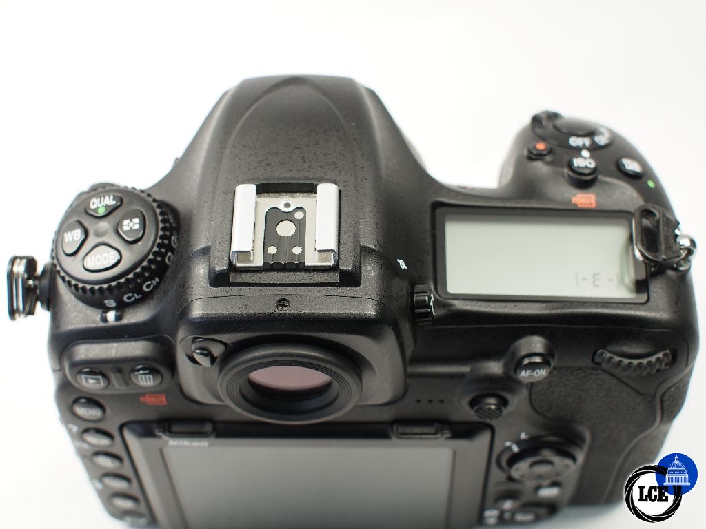 Nikon D500 Body less than 3.6k shutter count