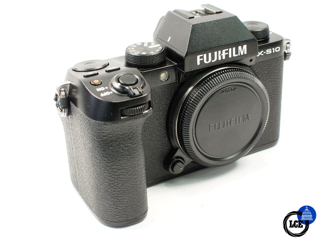 FujiFilm X-S10 Body shutter count 1262