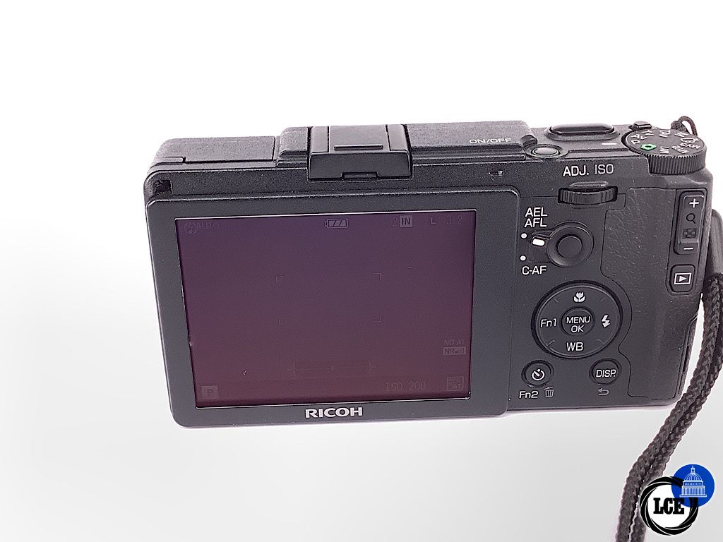 Ricoh GR II & GV1