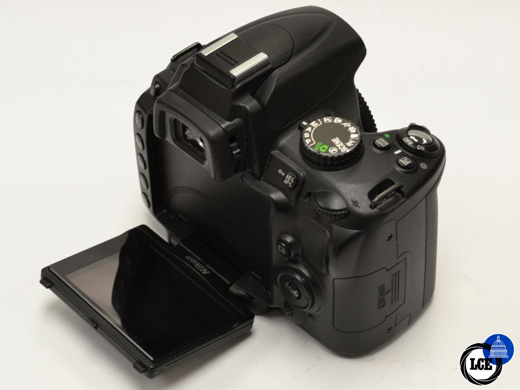 Nikon D5000 body