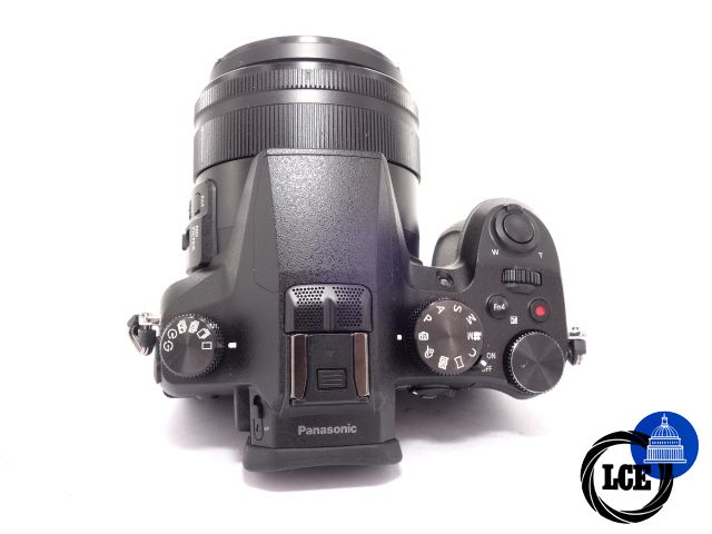 Panasonic LUMIX FZ2000
