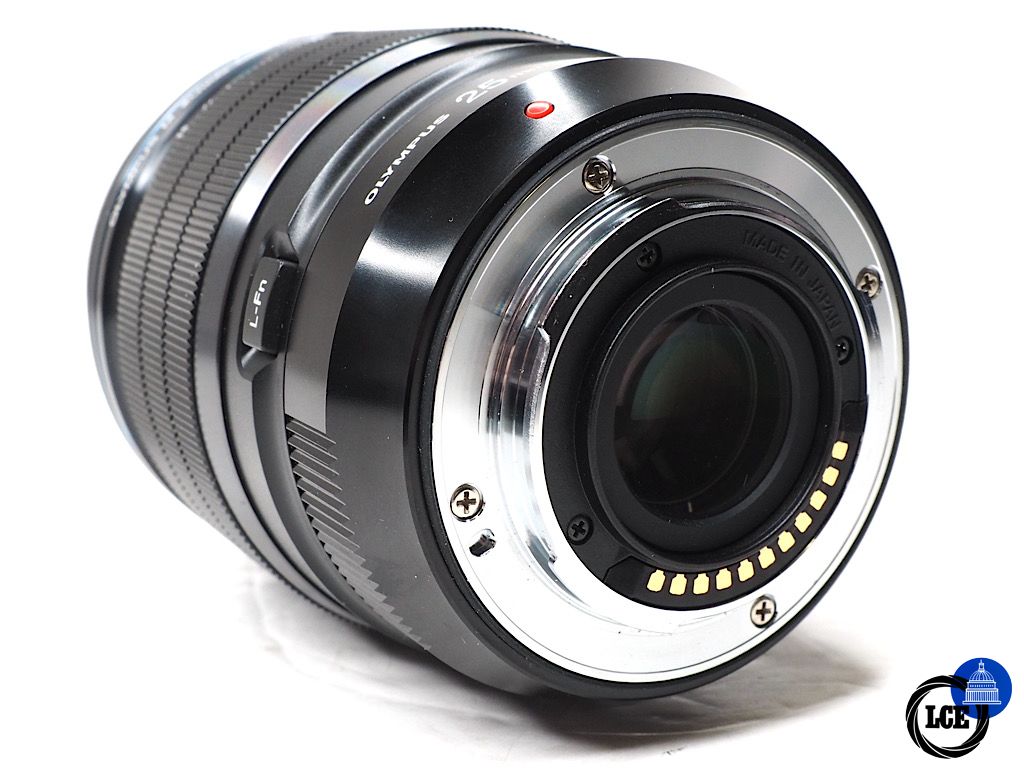 Olympus 25mm f1.2 PRO