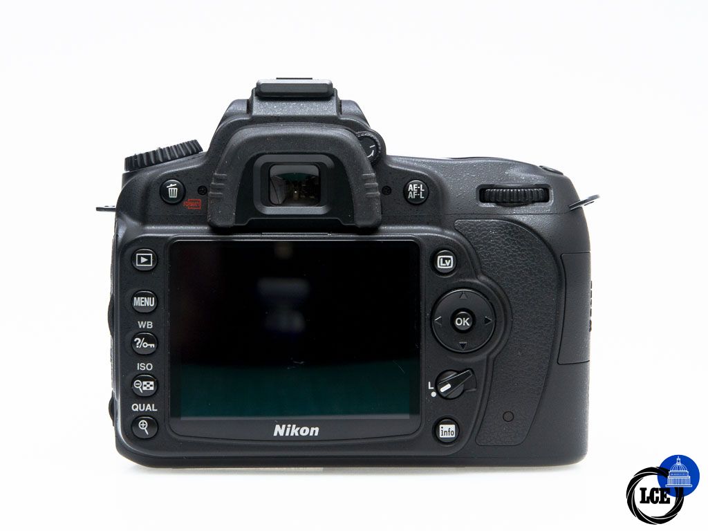Nikon D90 + 18-105mm f/3.5-5.6 DX ED VR
