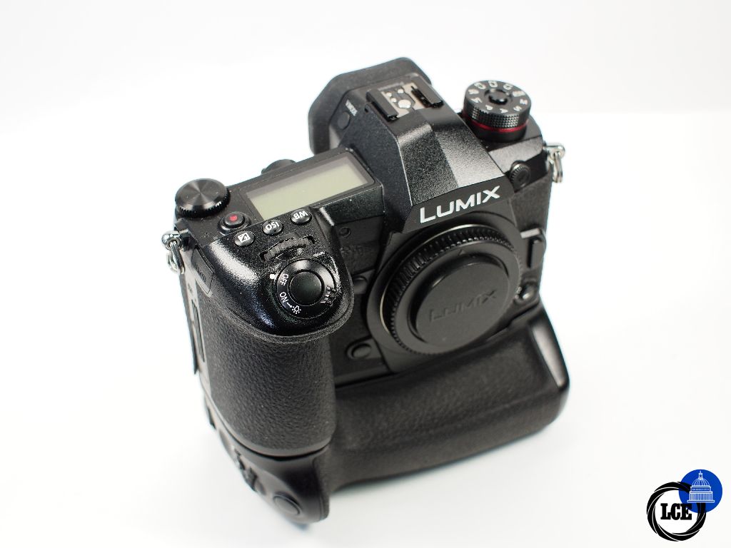 Panasonic Lumix G9 + Grip