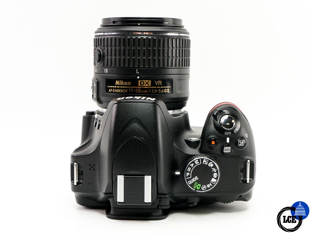 Nikon D3200 + AF-S 18-55mm VR II
