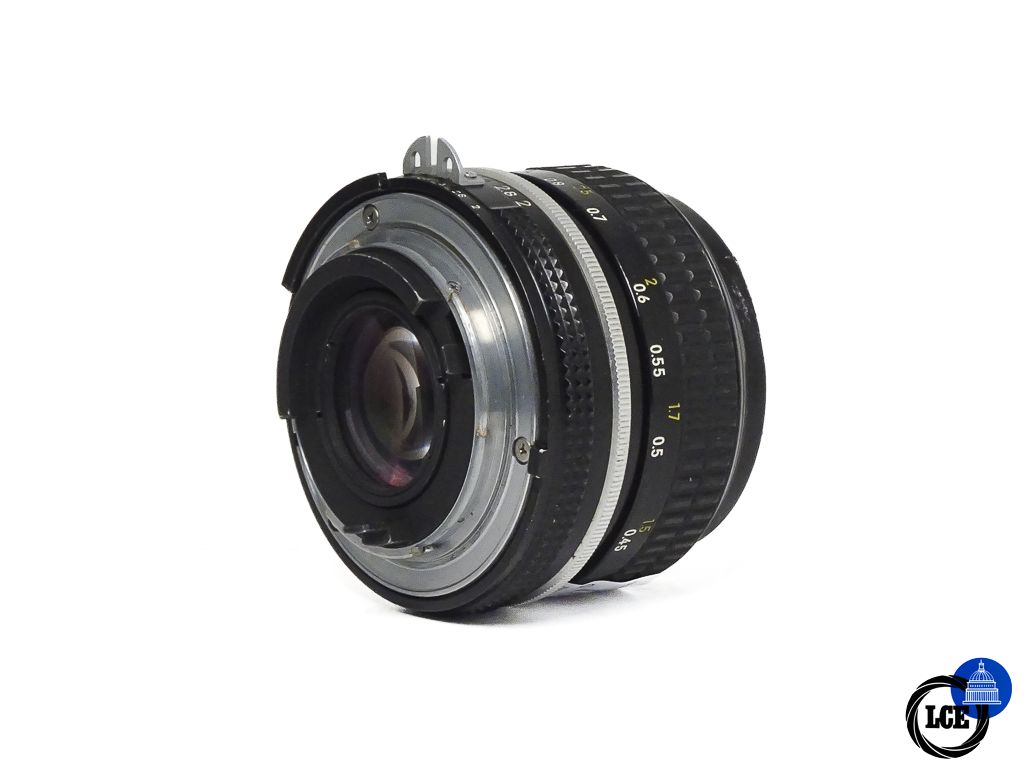 Nikon 50mm f/2 AI