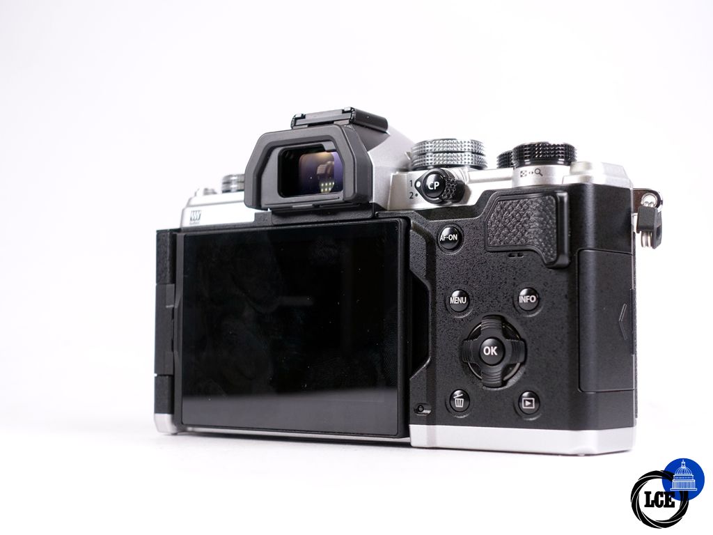 OM SYSTEM OM-3
