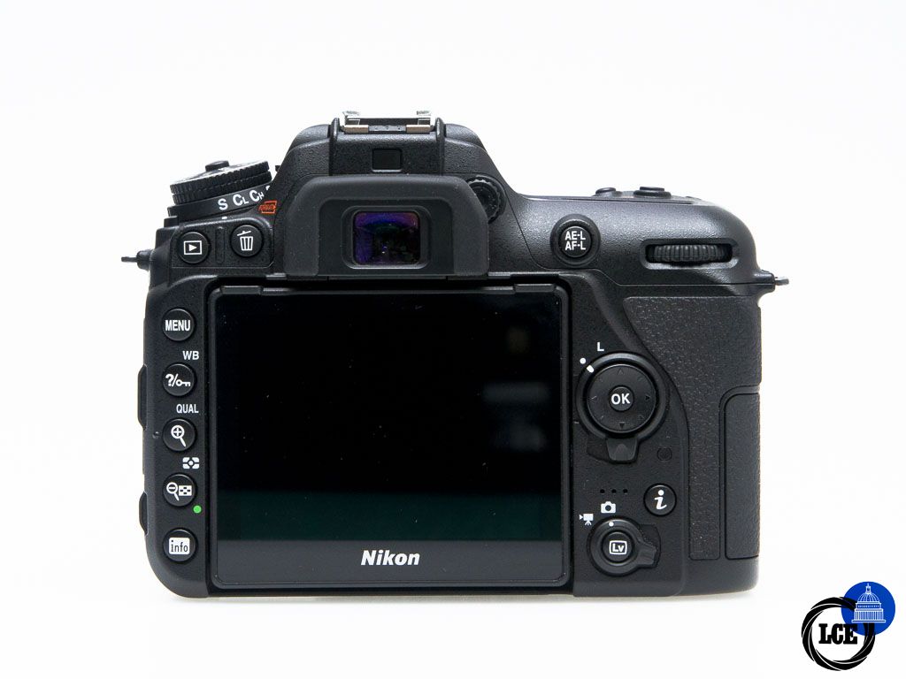 Nikon D7500 + 18-140mm G DX ED VR