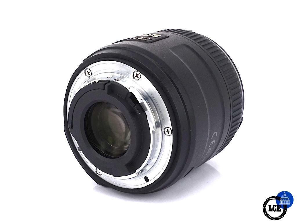 Nikon AF-S 40mm F2.8 G | 4*