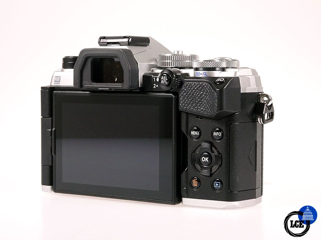 OM SYSTEM OM-5 Body Silver
