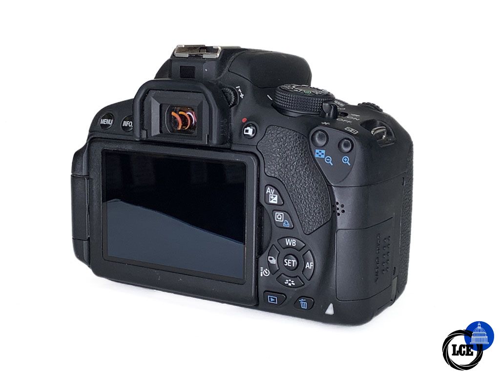 Canon EOS 700D + EF-S 18-55mm IS STM
