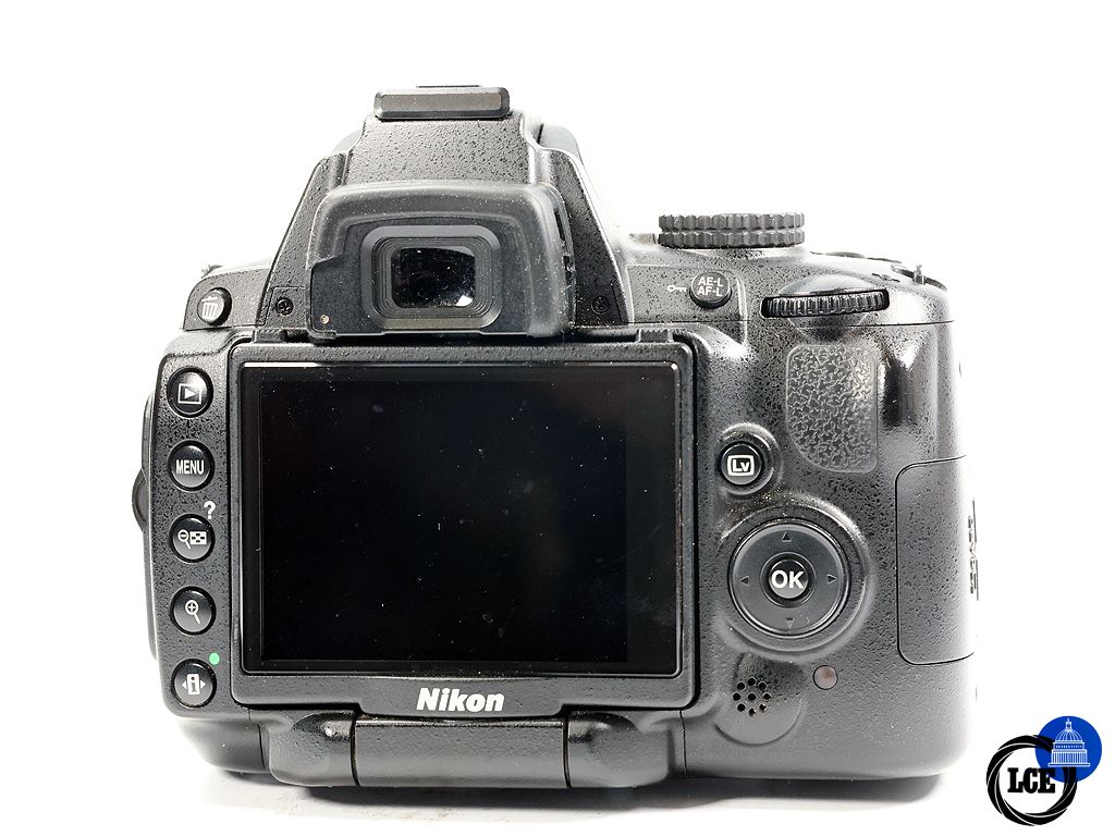 Nikon D5000 +18-55mm 