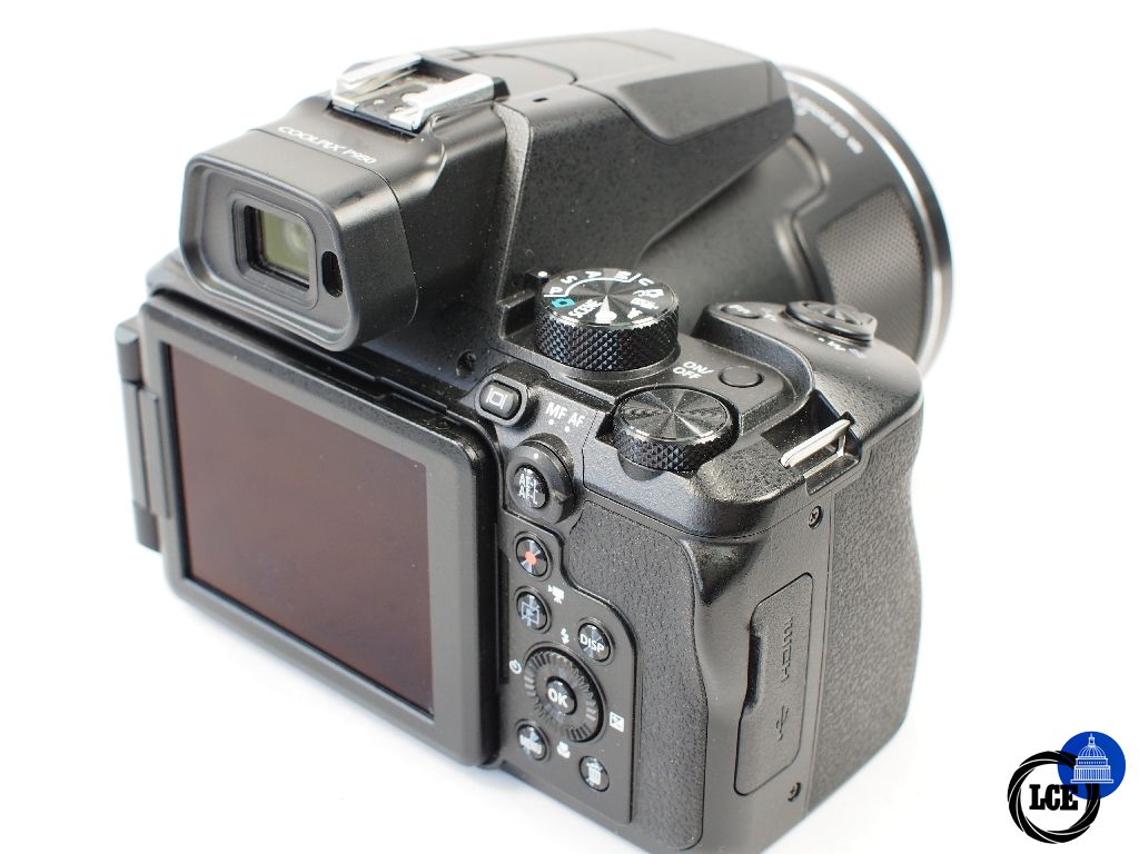 Nikon P950
