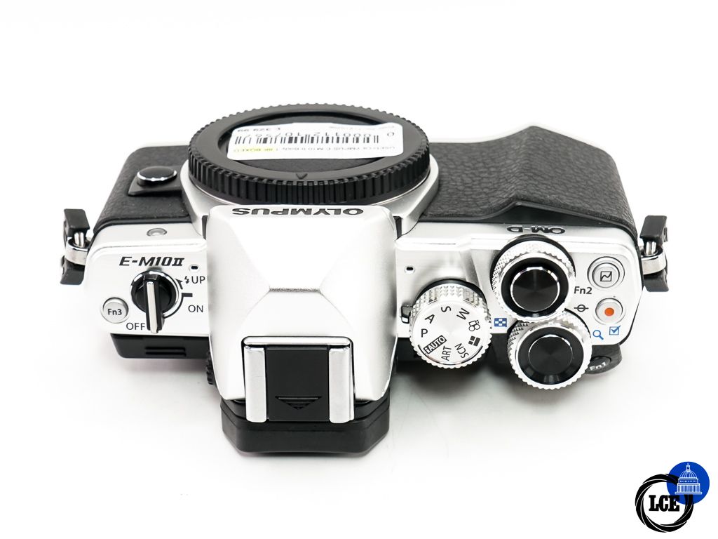 Olympus OM-D E-M10 II Silver Body * BOXED / SHUTTER COUNT 1.8K *