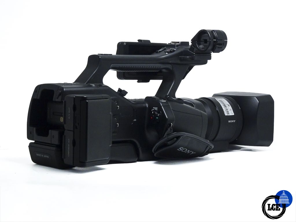 Sony NEX-EA50 + 18-200mm f/3.5-6.3 PZ