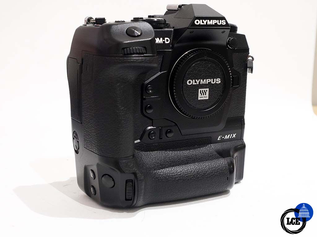 Olympus E-M1X Body.