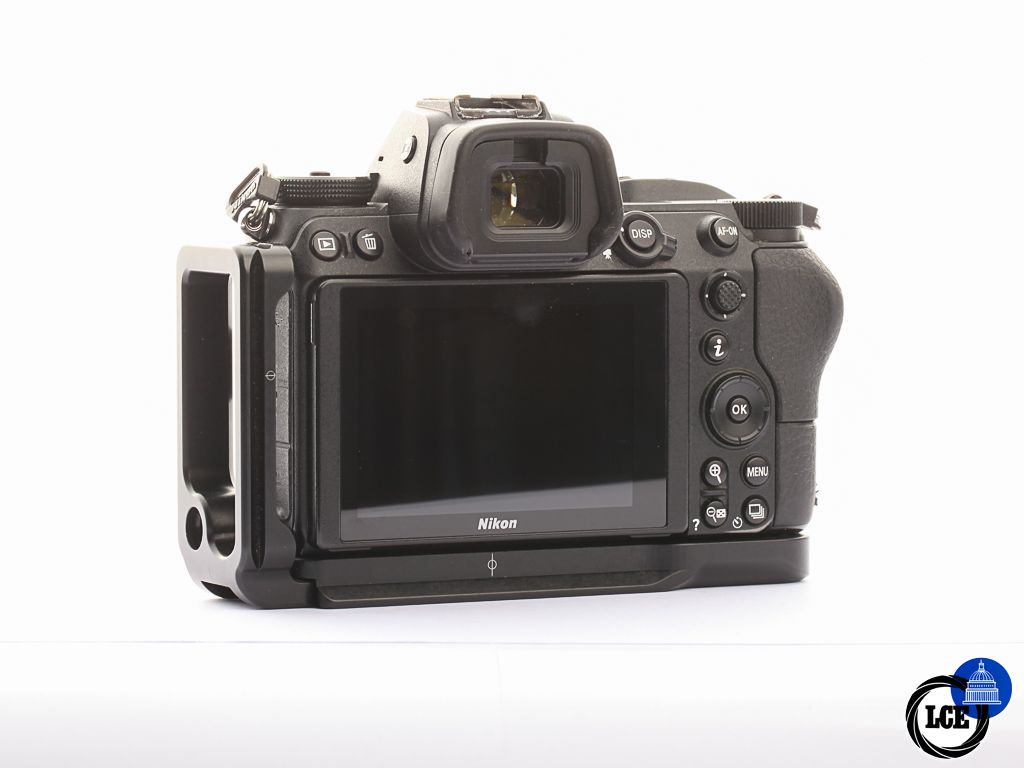 Nikon Z 7 Body + L-Bracket [4*] | 10114415