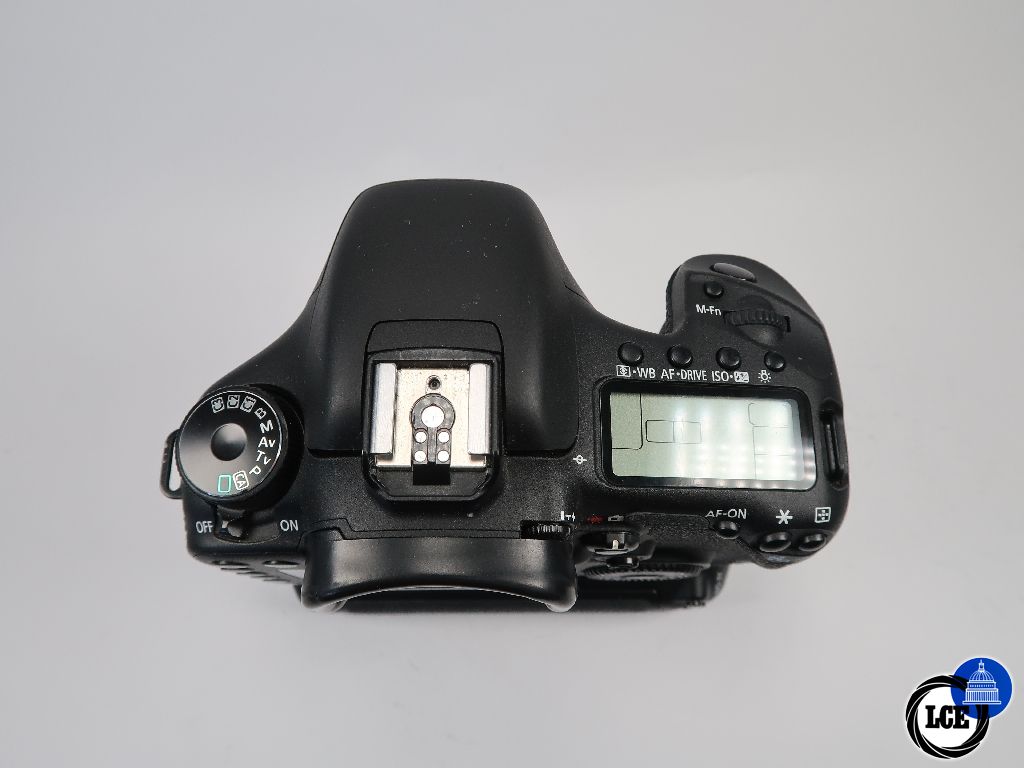Canon EOS 7D + BG-E7