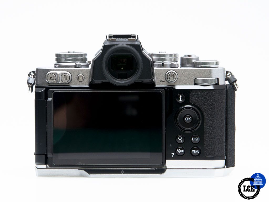 Nikon Zfc Body + SmallRig Grip